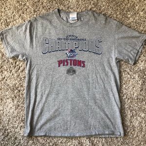 🔹2004 Vintage NBA Detroit Pistons Shirt 🔹